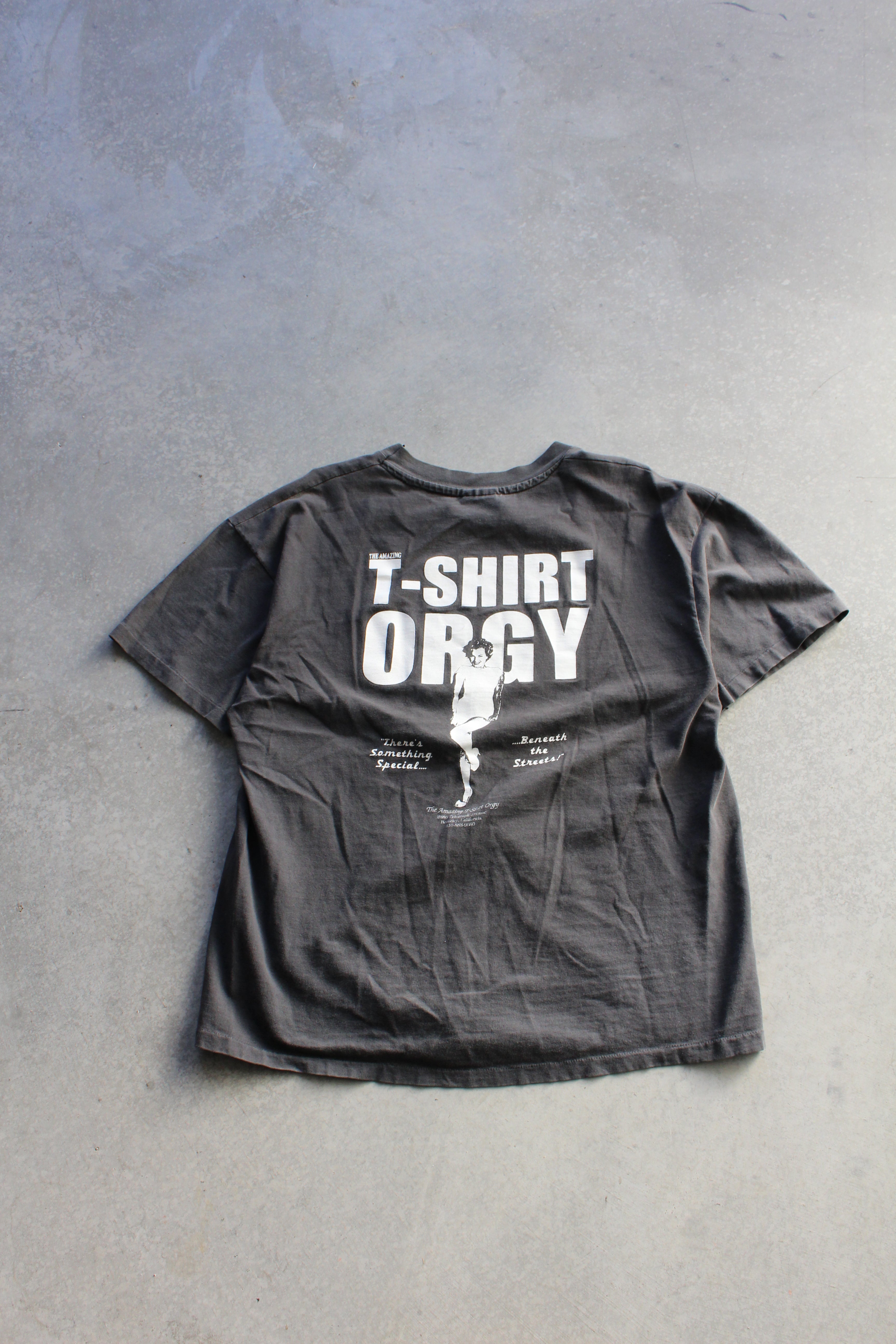 Vintage 90's Tee Shirt Orgy Tee - L
