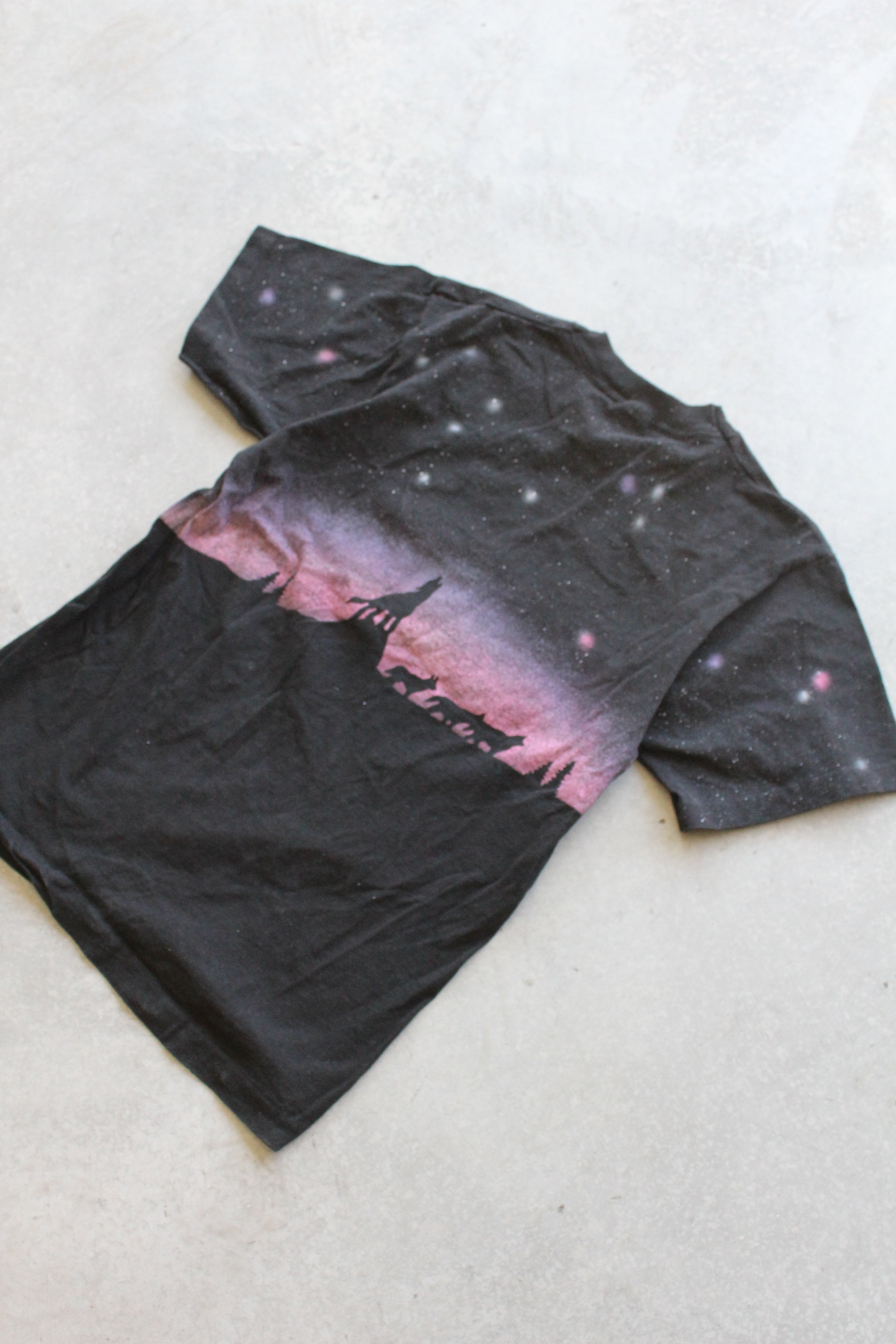 VTG 90's Yellowstone Wolf Tee AOP - M